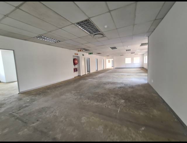 2,344M² OFFICE TO LET IN VORNA VALLEY